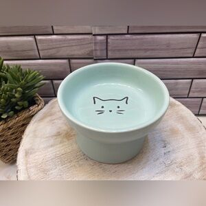Signature ❤️(1) Cute cat face Elevated cat bowl Mint New